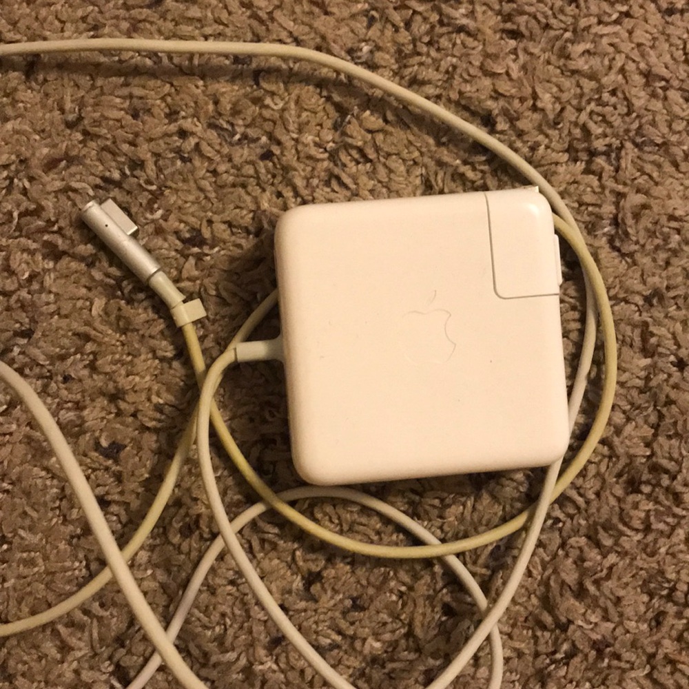 60w MagSafe power adaptor APPLE